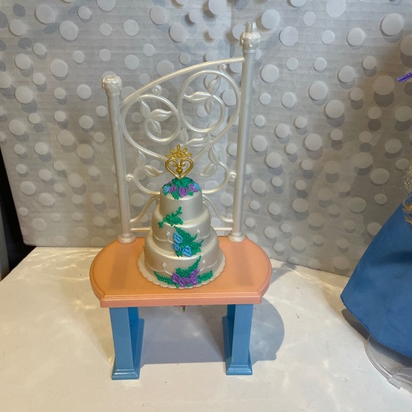 Barbie 👸Sleeping Beauty & 🤴Royal Ken with Princess & the Pauper Playset - Picture 11 of 16